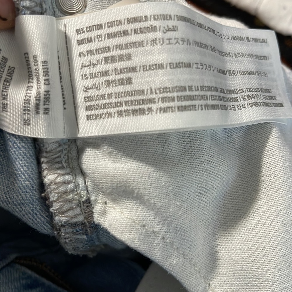 Abercrombie & Fitch Langdon Slim light wash stretch jeans 28x32 - Picture 3 of 6